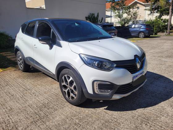RENAULT CAPTUR 1.6 16V SCE FLEX INTENSE X-TRONIC RENAULT CAPTUR 1.6 16V SCE FLEX INTENSE X-TRONIC